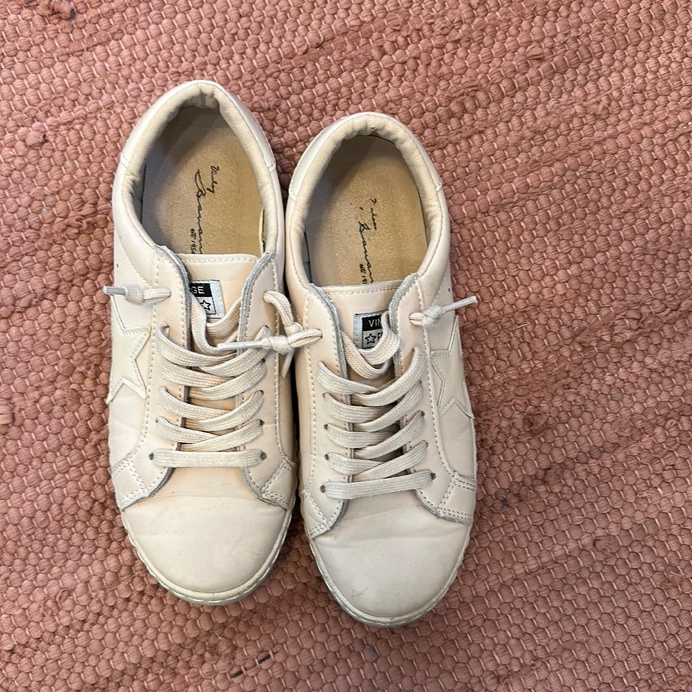 Vintage Havana Sneakers 💚